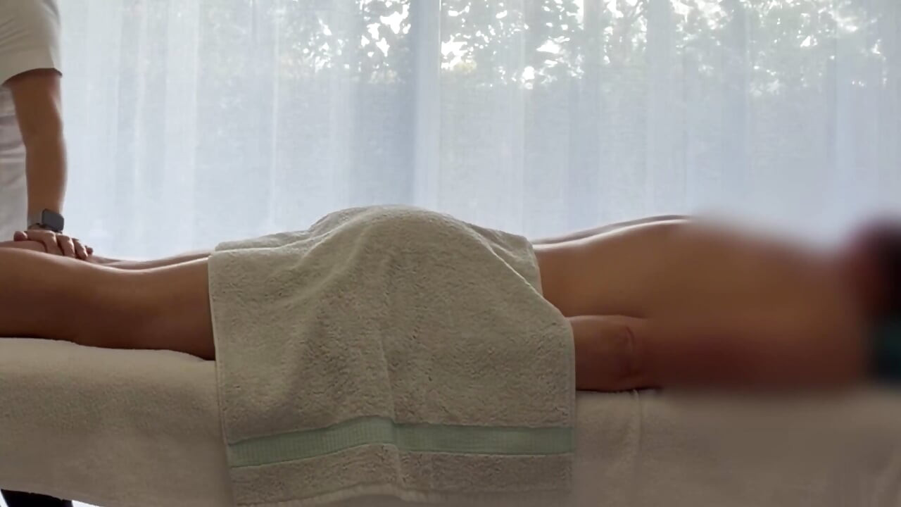 Asian Massage Parlor with Real Happy Ending