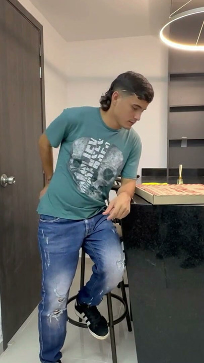 I fuck the pizza delivery man hard for the payment and squeeze all his rich milk out of his huge hard penis. | Clip 1