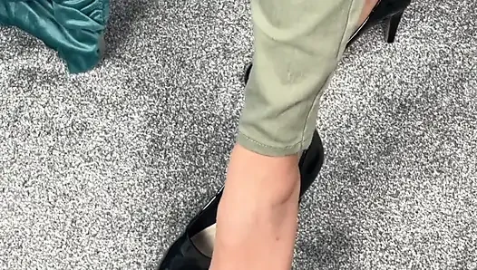 Mrs Mature Feet Strips From Everyday Clothing 416