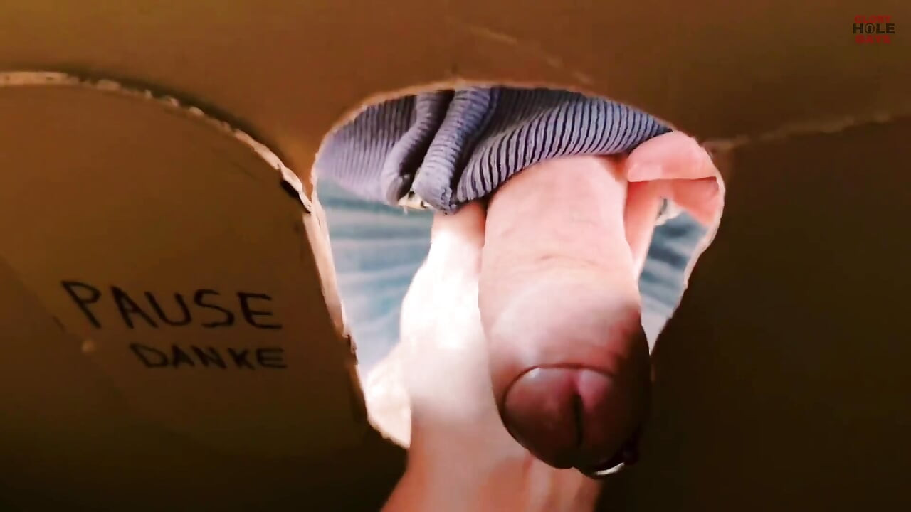 Popupgloryhole ao ar livre gay gloryhole