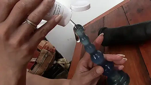 Olgun sürtük ateşli mastürbasyon