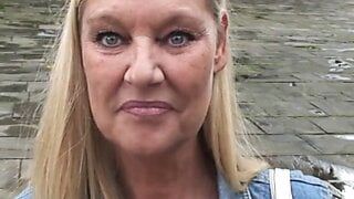 Echter Porno mit Tia, der heißen blonden MILF