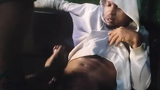 Heiße Karashika Reitet Großen Schwanz Am Pool.