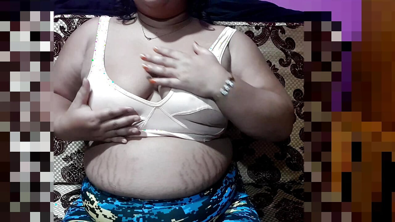 Indian Boudi Show Body With Husband In Video Call.