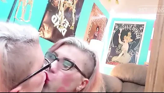 Sparkly Red Kisses