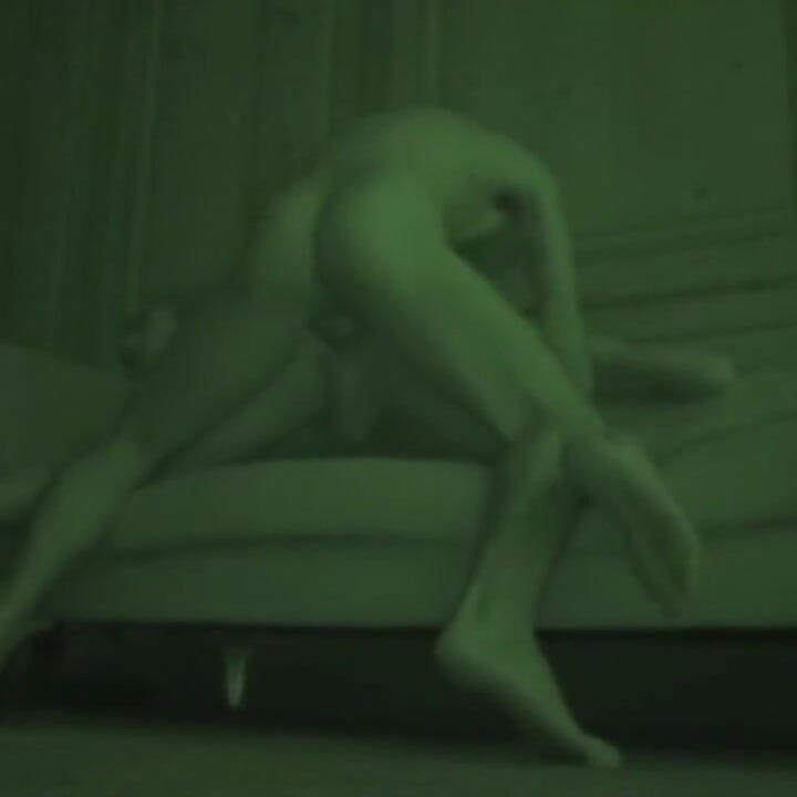 Twink在晚上被黑帮狠操