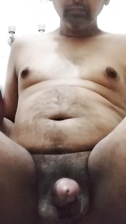 मेरा लंड उठाता है