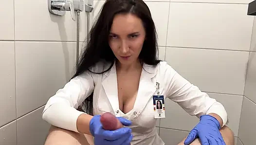 Die "spezielle duschtherapie"der frechen krankenschwester"""