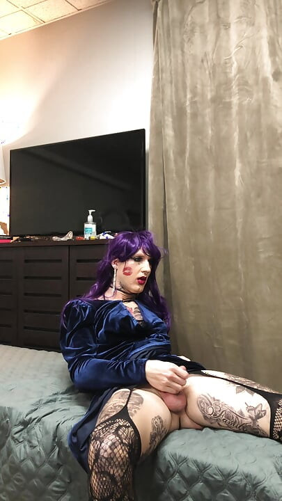 Extremely Hot Tatted Sissy Masturbation