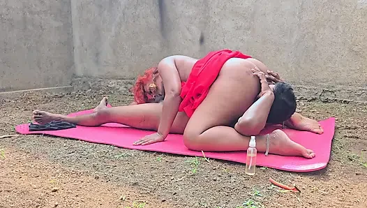 Hintli sari yarak temizliyor orta yaşlı seksi kadın 69 patronu büyük yarakla sert sikişiyor