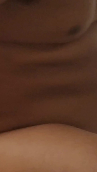 Must-see okamžik od "Milf používá hrdlo a jazyk, aby vytáhla všechno sperma a polykala"