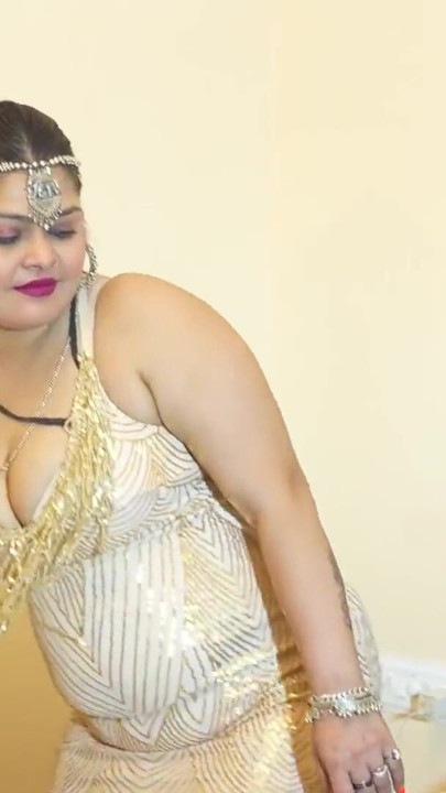 Couple Dance and fun in Hotel Room | Clip 1