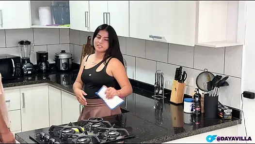 Neyi bekliyorsun? Beni mutfakta sert sik