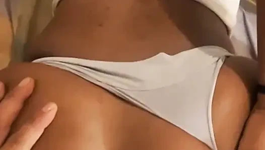 Bak bu abanoz tanrıçasının anal için ne kadar mükemmel bir poposu var