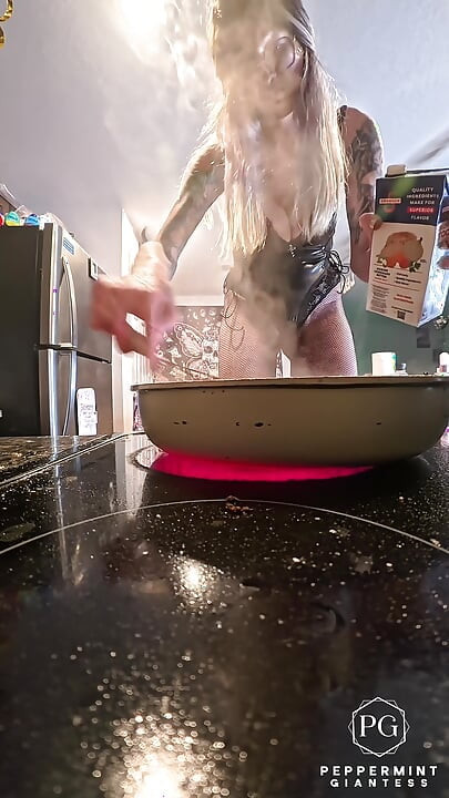 Giantess Serves up Chicken Piccata in 8-inch Heels & Black Lingerie