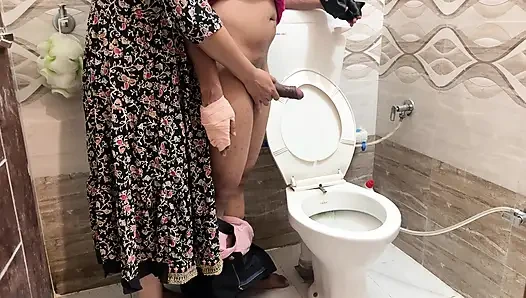 Step Stepmom Helping Her Injured Step Stepson to Wash and Seduced Him. Finally End up with Sucks His Cock, Before Getting Fucked