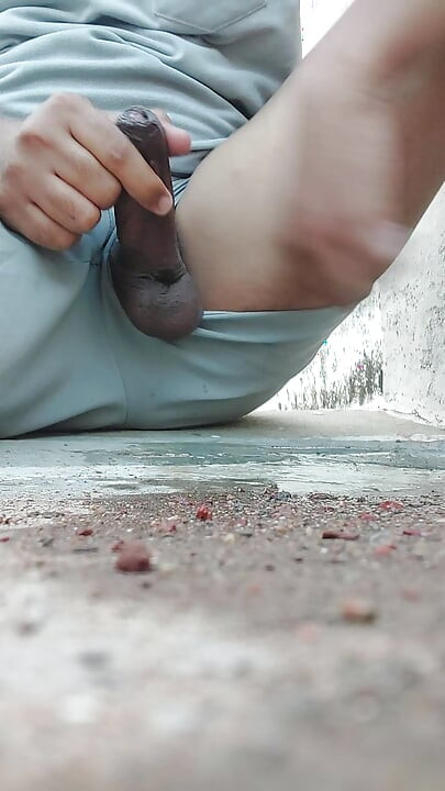 At alone on roof pissing on xhamstar #xhamstar #bigcock