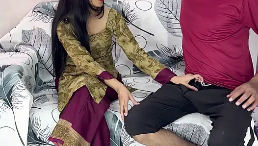 Witwe rief mich zu ihrem haus an und bat mich, ihre durstige muschi zu lecken und sie mit meinem dicken schwanz zu ficken.