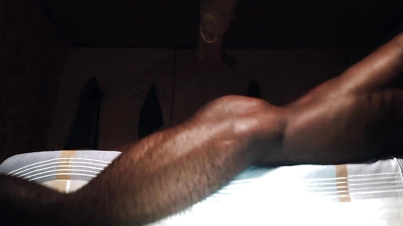 Video.Guru Innocently humping bed ends up with cummin and squirts your ex oh the other side