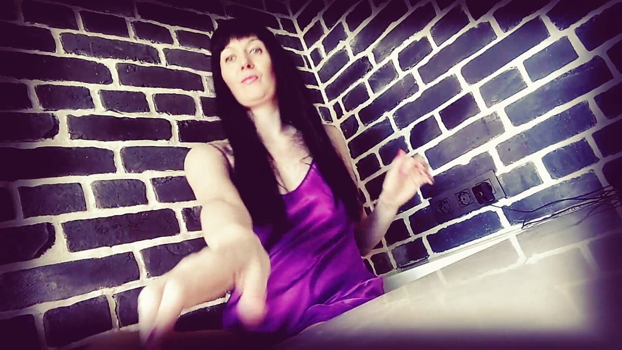 Chic Russian MILF Chic Footfetish Continued in Profile - Ginnagg