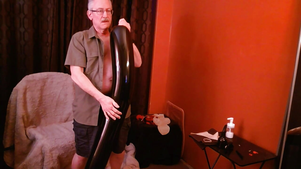 151) Boneka raksasa dan balon panjang nakal diserukan sama ayahnya sendiri