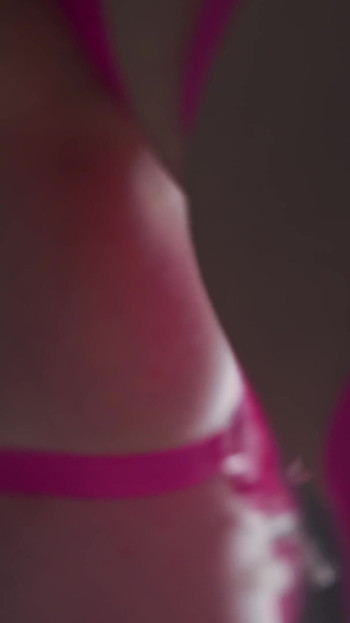 Zadivljujući trenutak iz "4K Femdom JOI - ASMR Upute za glasovno upravljanje i drkanje 2025"