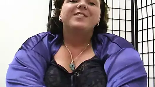 Stunning German BBW putting her thick dong deep inside her hole