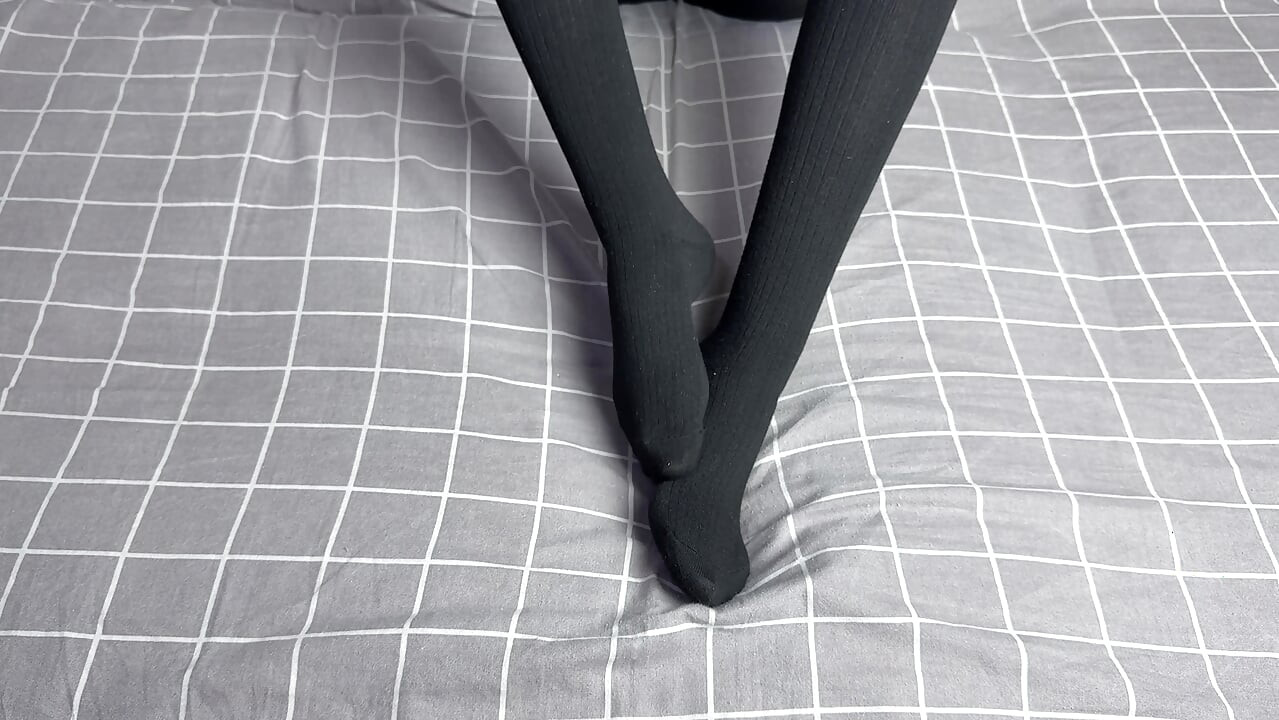 Sadece sen ve uzun siyah çoraplı sahibe