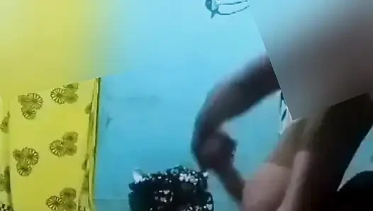 Hampir ketahuan, lagi enak enak suaminya bangun