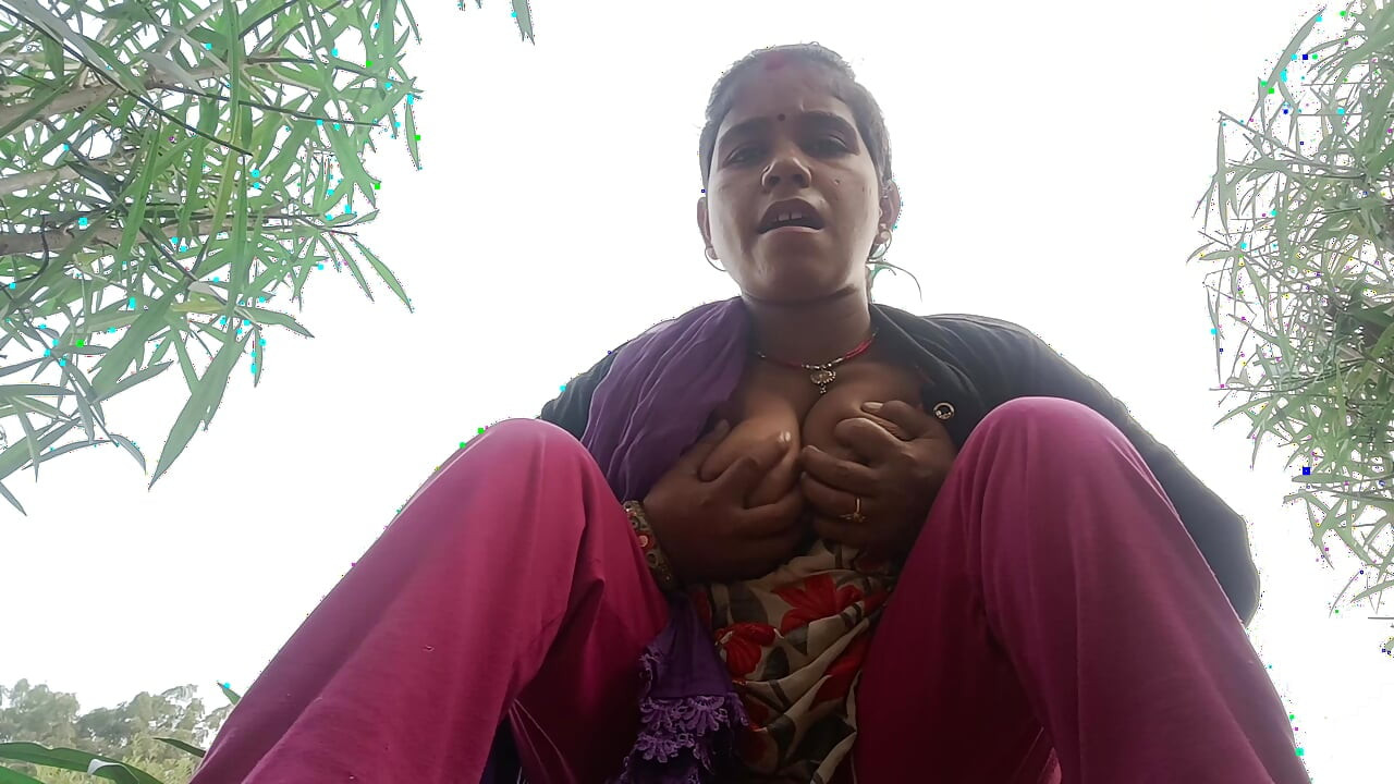 Indian Bhabhi Finger Water