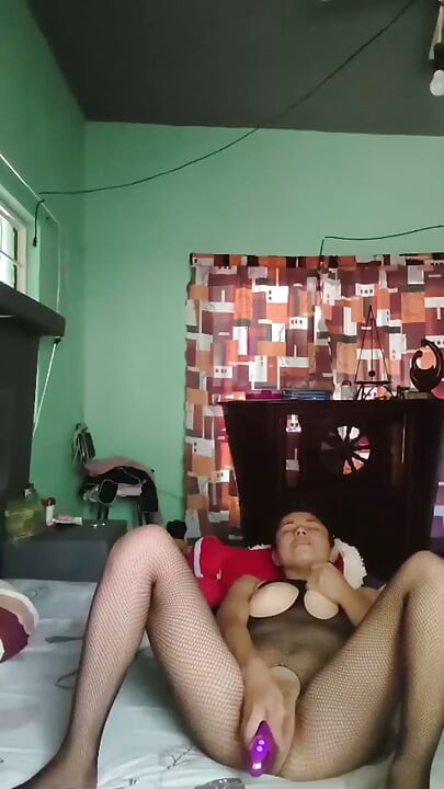 Jerking me off until I come