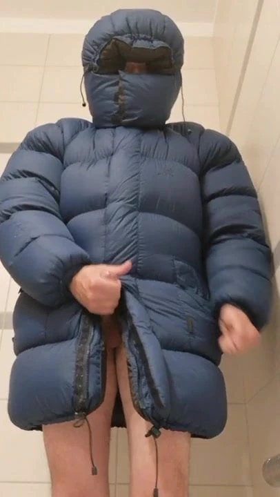 Yeti overfilled down parka wank