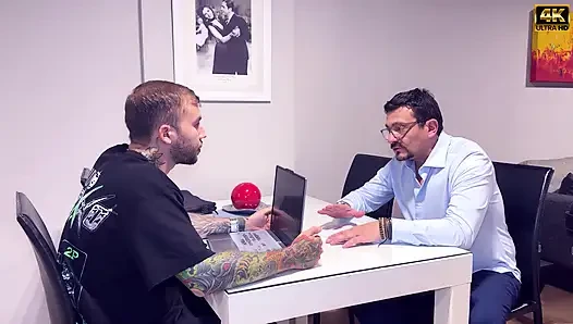 Asansördeki Kız