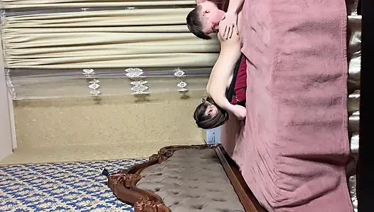 Tüylerinin diken diken olduğunu hissetti