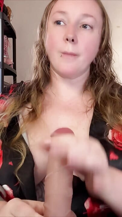 Peituda milf dá-lhe quente joi
