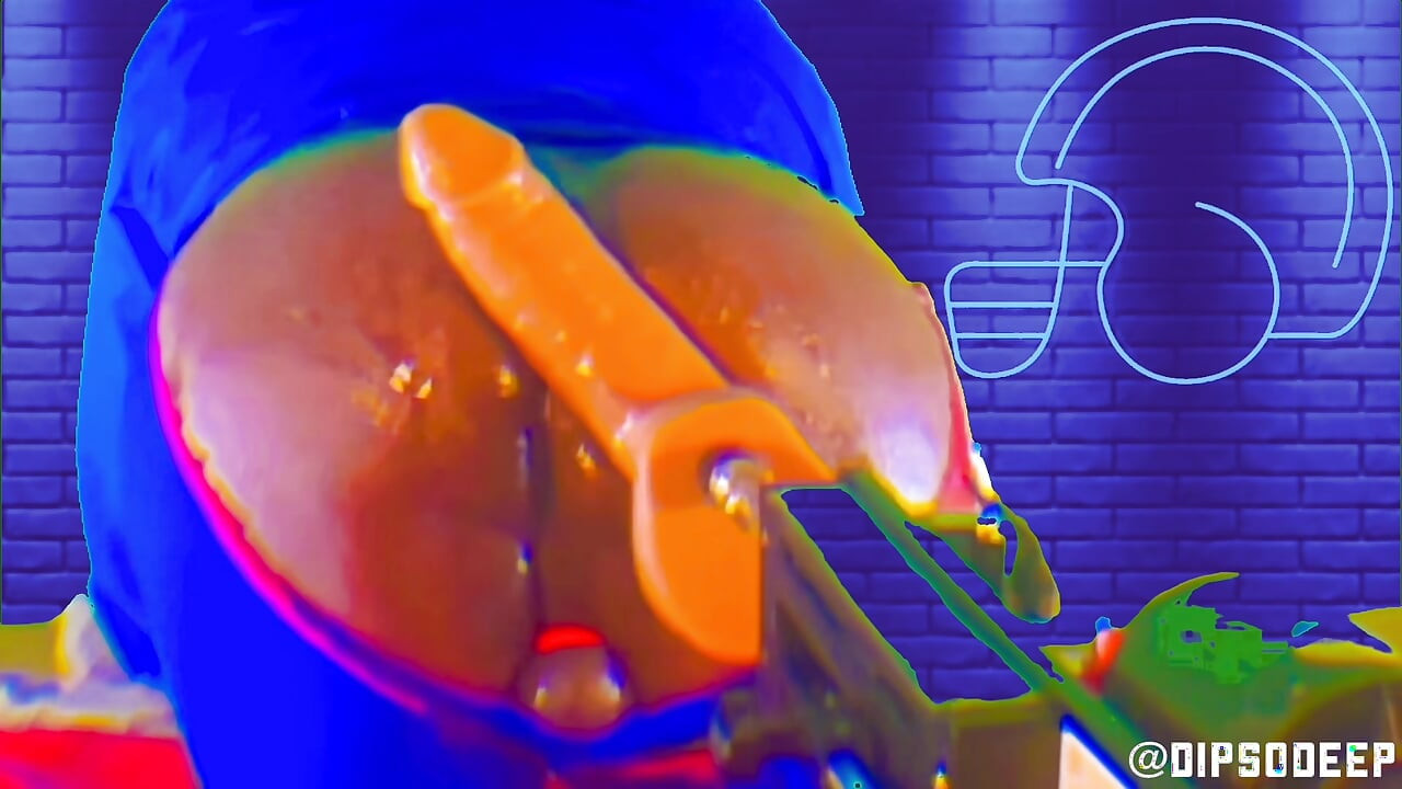 Poslušna guza igra se s velikim neurednim guzicama