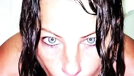 Jade and Damon - POV - sucking in the bath