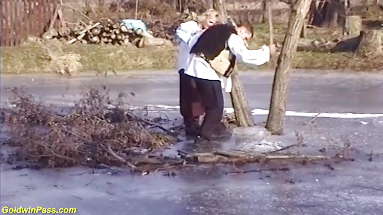 Ugly granny fucked outdoor