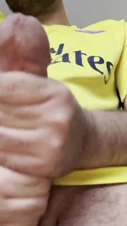 Morate podijeliti trenutak iz "Debeli arapski kurac - Drkanje i veliki mlaz sperme u lice"