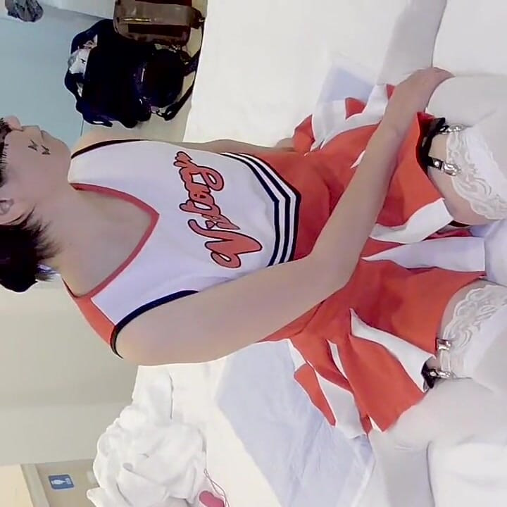 Numer 41 Cosplay cheerleaderki leżący na głębokim gardle