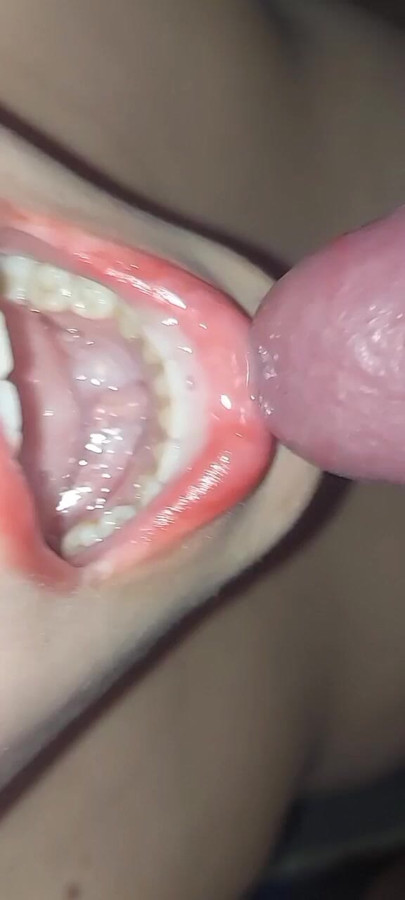 射在嘴里