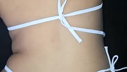 Вот как вкусно моя новая соседка трахает меня