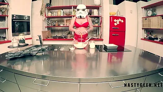 Stormtropper jarushka coock her pussy with big dildo and squirt