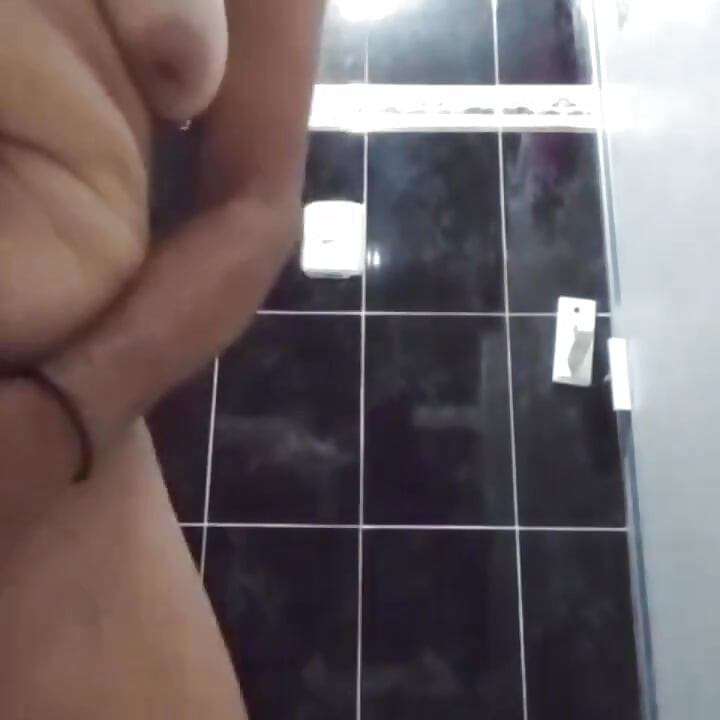 Mama crowd on vagina