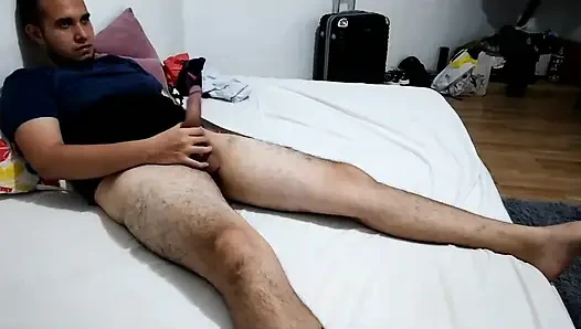 Ich bin vom einkaufen zurück gekommen und sie wartete auf mich, sehr lecker im bett