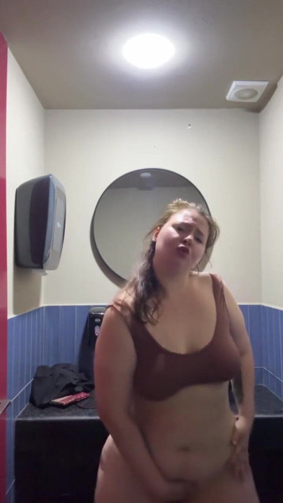 pawg public bathroom masturbation | Clip 3