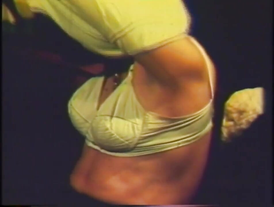Sexy young girl in a vintage hard sex scene