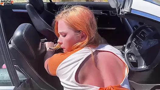 Girl Sucking Dick Stranger in Car and Doggy Fuck on a Rest