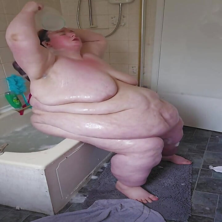 SSBBW バスルームでお風呂に入れないパート2