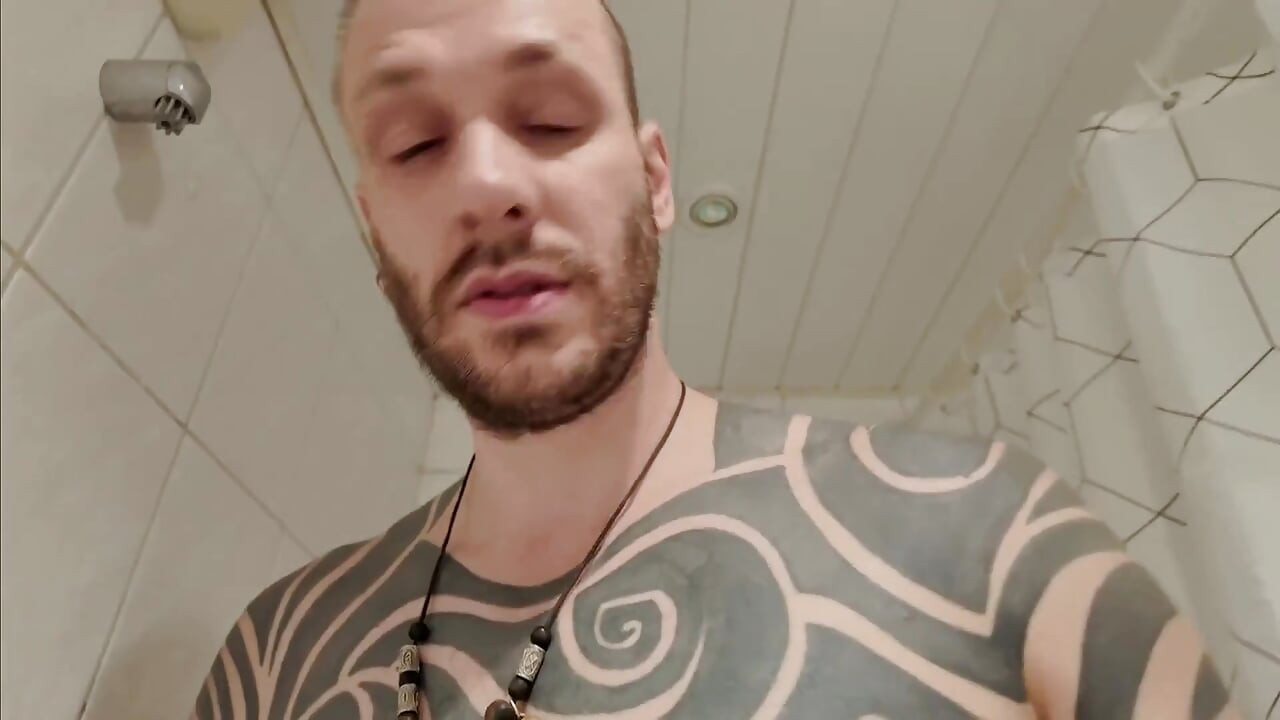 Jerking off to Porn